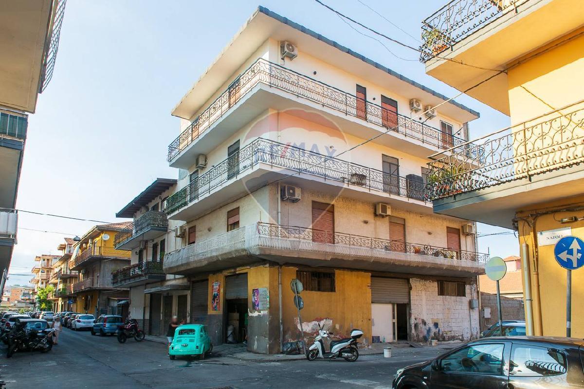 4 bedrooms Apartment in Misterbianco, Italy No. 279757