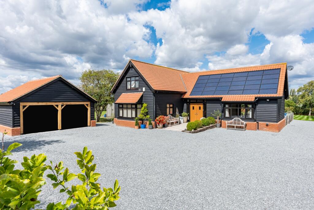 4 bedrooms House in North Fambridge, United Kingdom No. 13767