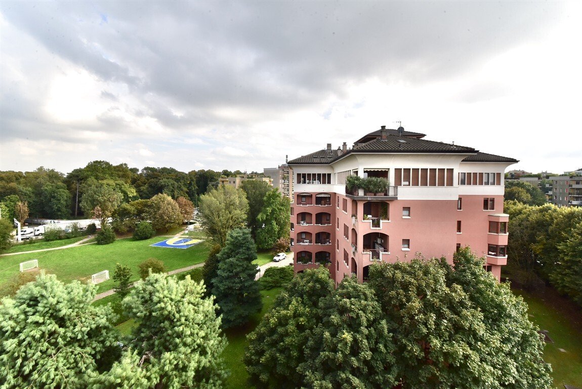 5 bedrooms Penthouse in Vedano al Lambro, Italy No. 266203