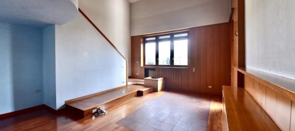 5 bedrooms Penthouse in Vedano al Lambro, Italy No. 266203 5