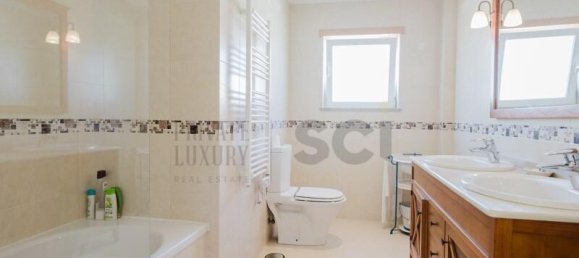 5 bedrooms Villa in Corroios, Portugal No. 75336 16