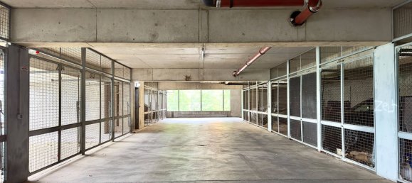  موقف سيارات في Munich, Germany رقم 200949 5