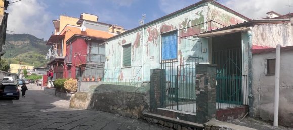 5 rooms Apartment in Naples, Italy No. 116903 3