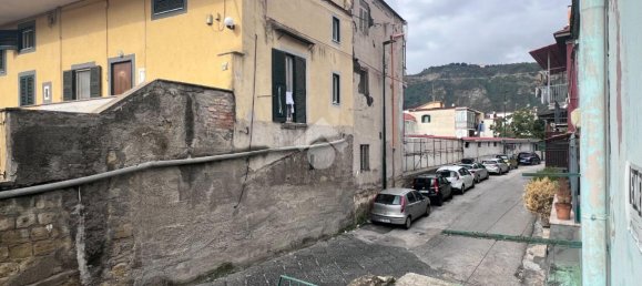 5 rooms Apartment in Naples, Italy No. 116903 2