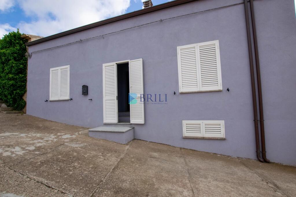 3 bedrooms Villa in Luras, Italy No. 327006