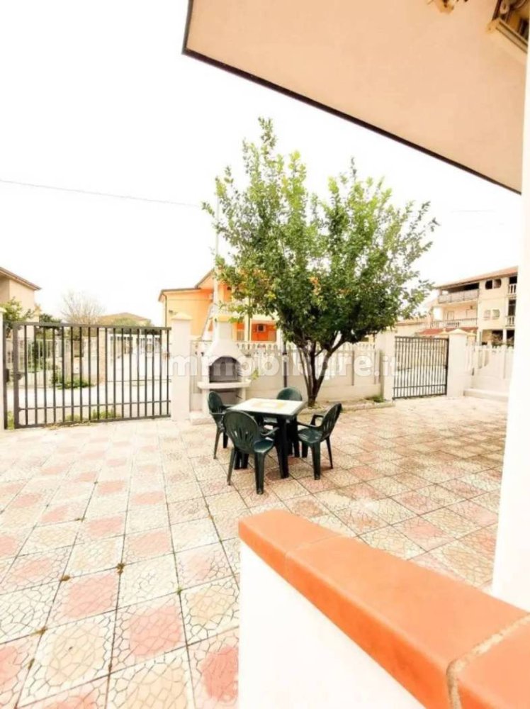 Villa de 7 dormitorios en Cutro, Italy No. 84241