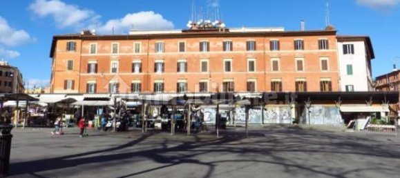 4 rooms Commercial property in Rome, Italy No. 292167 2