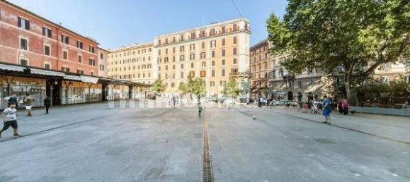 4 rooms Commercial property in Rome, Italy No. 292167 6