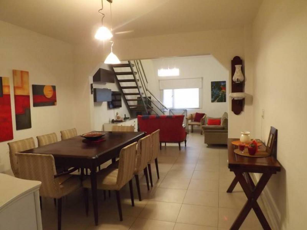 Casa T4 em General San Martin, Argentina N.º 19894