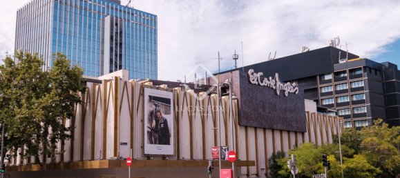 Квартира с 4 спальнями в Мадрид, Испания № 125474 3