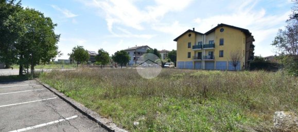1700m² Land in Fidenza, Italy No. 379340 11