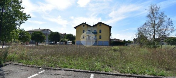 1700m² Land in Fidenza, Italy No. 379340 8
