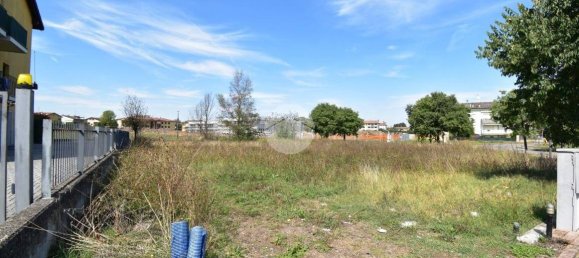 1700m² Land in Fidenza, Italy No. 379340 4