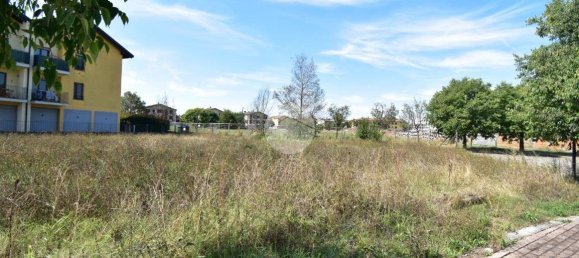 1700m² Land in Fidenza, Italy No. 379340 7