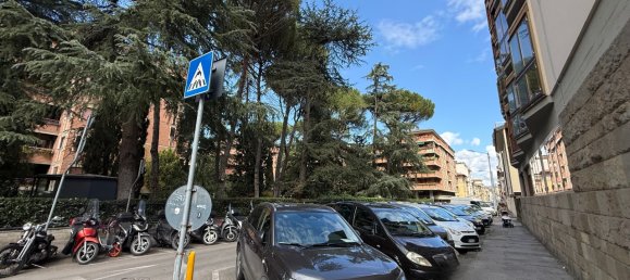 7 rooms Apartment in Florence, Italy No. 15292 3