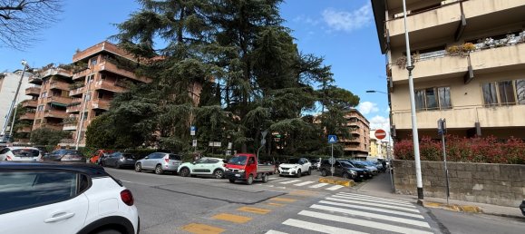 7 rooms Apartment in Florence, Italy No. 15292 2