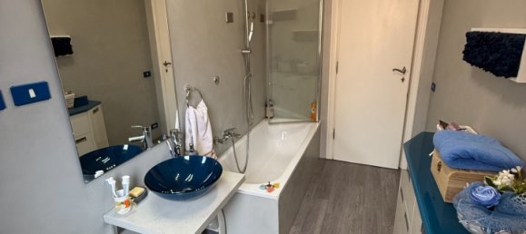 7 rooms Apartment in Florence, Italy No. 15292 48