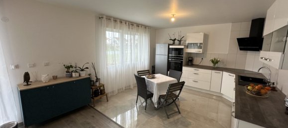 Villa de 3 dormitorios en Morhange, France No. 63983 3