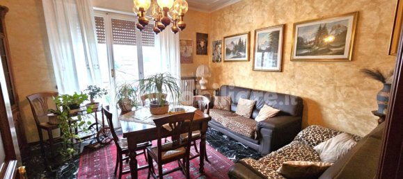 3 bedrooms Apartment in Parma, Italy No. 77737 2