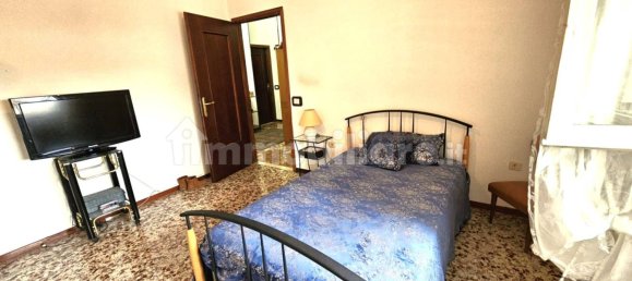 3 bedrooms Apartment in Parma, Italy No. 77737 6