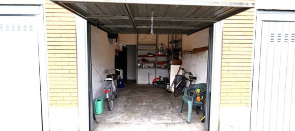 3 bedrooms Apartment in Parma, Italy No. 77737 13