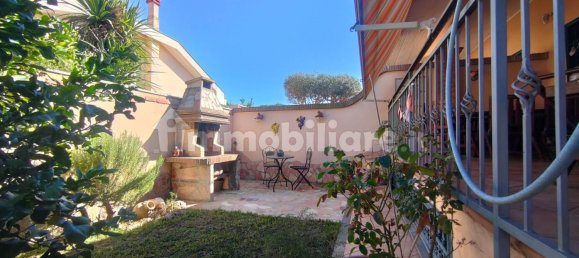 Вилла с 2 спальнями в Ардеа, Италия № 304076 3