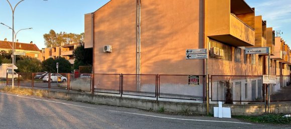 Garage à Civitavecchia, Italy 105m² No. 160069 9