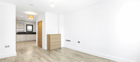 2 bedrooms Apartment in London, United Kingdom No. 8690 8