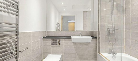 2 bedrooms Apartment in London, United Kingdom No. 8690 4