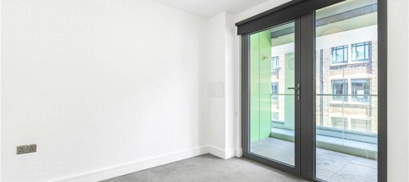 2 bedrooms Apartment in London, United Kingdom No. 8690 6