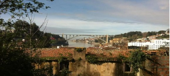  Land in Porto, Portugal No. 9213 2