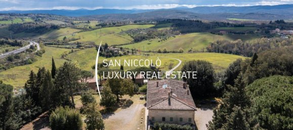 40 bedrooms Villa in Siena, Italy No. 194728 3