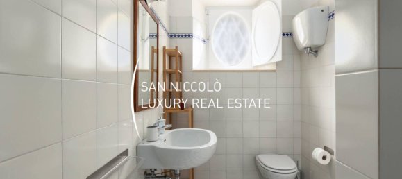 40 bedrooms Villa in Siena, Italy No. 194728 2