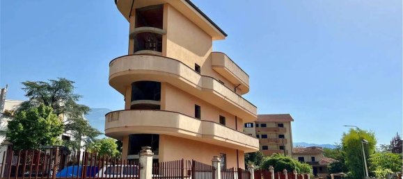 8 غرف نوم فيلا في Castrovillari, Italy رقم 80052 2