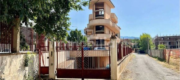 8 غرف نوم فيلا في Castrovillari, Italy رقم 80052 3