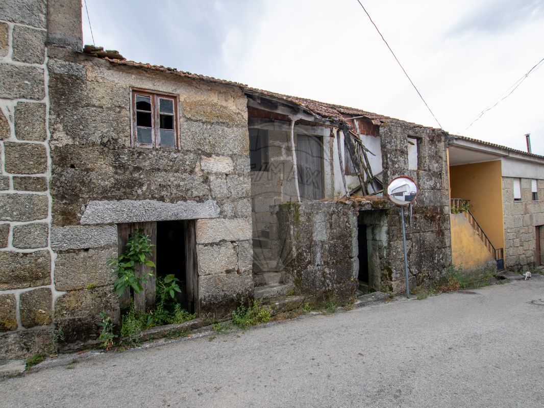 2 bedrooms House in Oliveira do Hospital, Portugal No. 24682