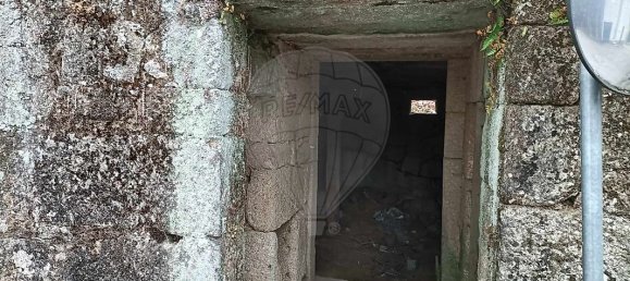 2 bedrooms House in Oliveira do Hospital, Portugal No. 24682 9