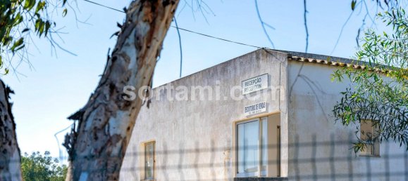 365m² Commercial property in Quarteira, Portugal No. 64195 22