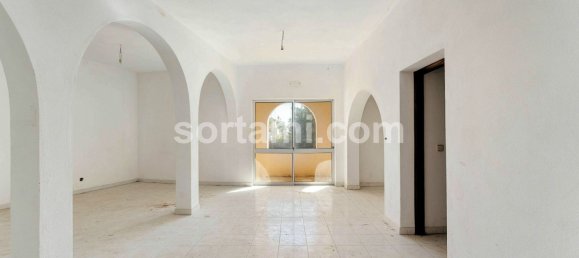 365m² Commercial property in Quarteira, Portugal No. 64195 29
