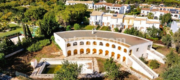 365m² Commercial property in Quarteira, Portugal No. 64195 6