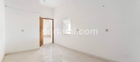 365m² Commercial property in Quarteira, Portugal No. 64195 30