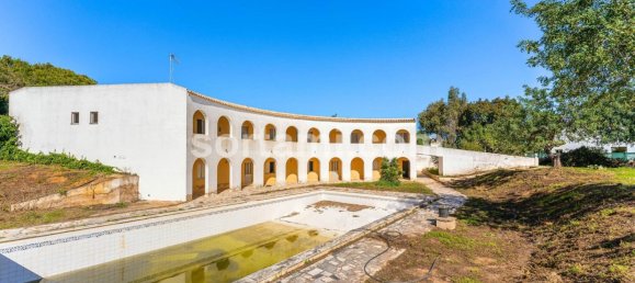 365m² Commercial property in Quarteira, Portugal No. 64195 10