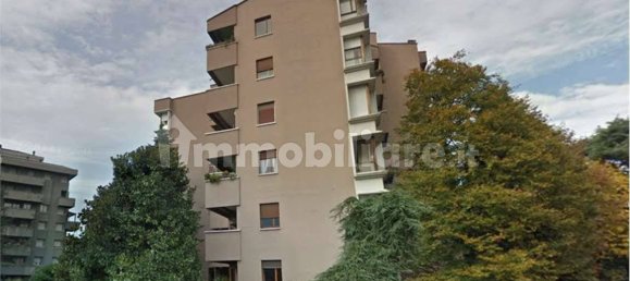 3 bedrooms Apartment in Monza, Italy No. 281695 3