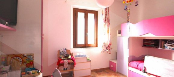 3غرفة شقة في Montopoli in Val d'Arno, Italy رقم 21978 6