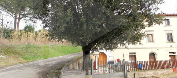 3غرفة شقة في Montopoli in Val d'Arno, Italy رقم 21978 21