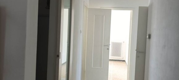 5 bedrooms Apartment in Livorno, Italy No. 329837 8