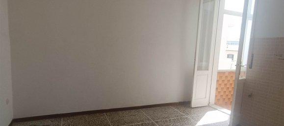 5 bedrooms Apartment in Livorno, Italy No. 329837 4