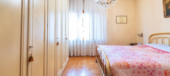 4 rooms House in Maranello, Italy No. 290509 12