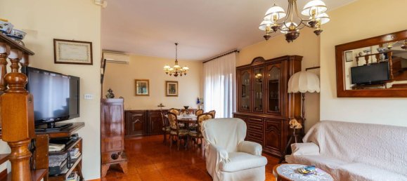 4 rooms House in Maranello, Italy No. 290509 28