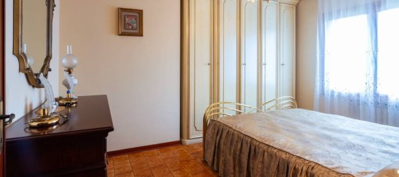 4 rooms House in Maranello, Italy No. 290509 9
